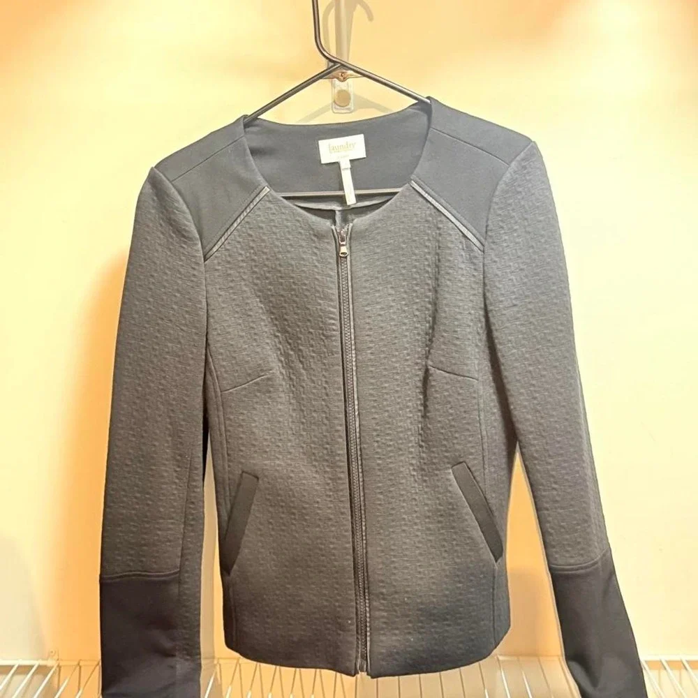 Laundry by Shelli Segal Black Zipup Jacket - Textured Fabric, Two Tone Panels S6